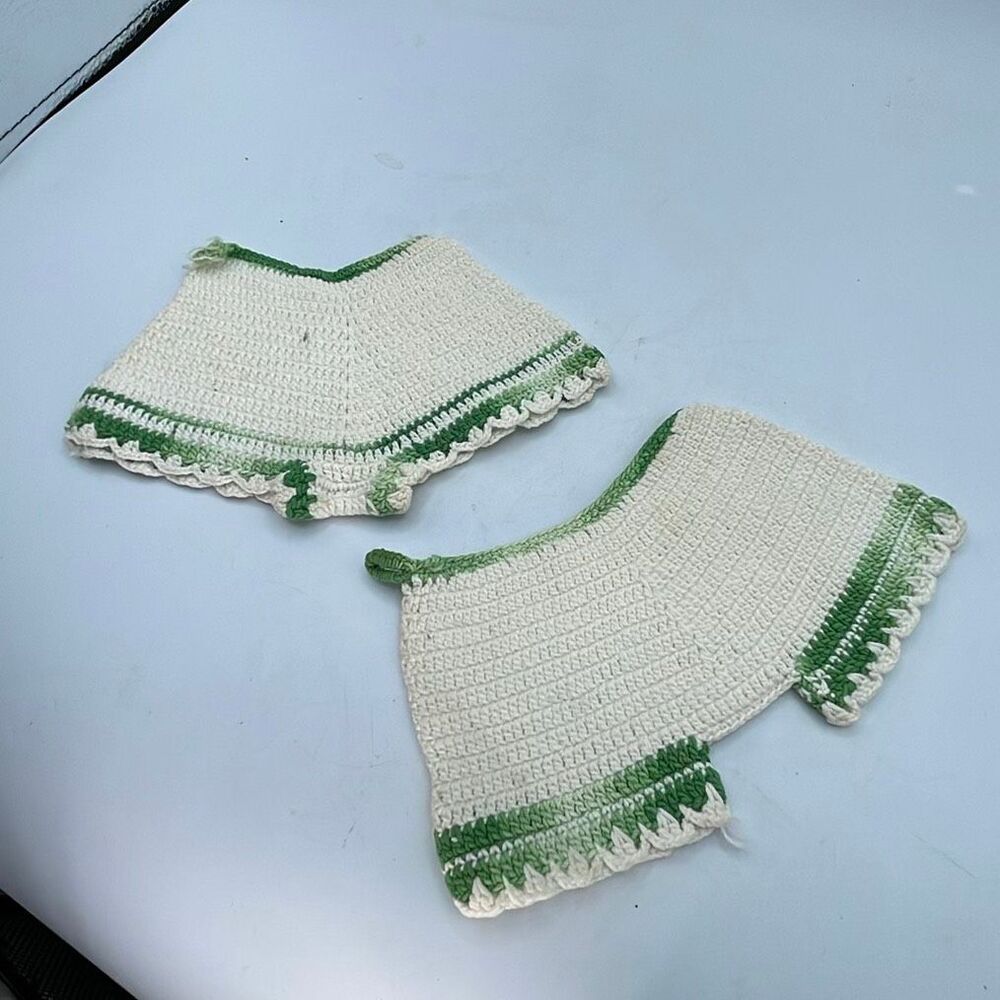 Lot of 2 handmade crocheted pot holders.